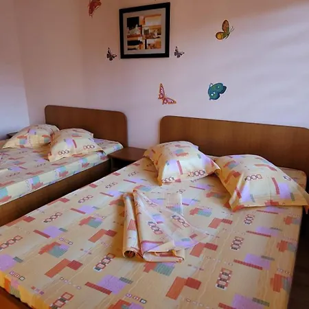 Pensión Cristalex *