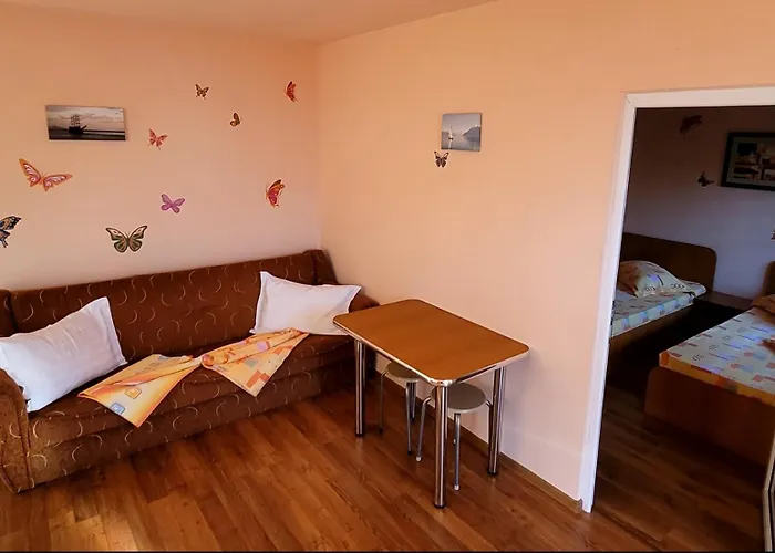 Pensión Cristalex *